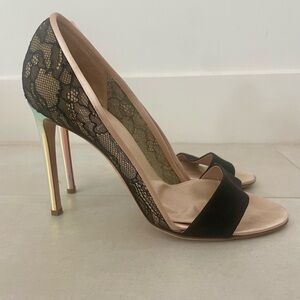 Giambattista Valli Lacey Black & Cream Stiletto Heels with Pointed Toe